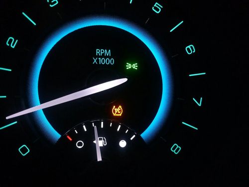 别克gl8新款3.0仪表台tc灯亮什么意思?