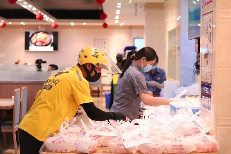 惠州这群外卖员收到520爱心订单,"除了我老婆,还没人给我点过餐"