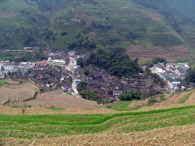 地处云南省楚雄彝族自治州南华县最边远的山区,所辖11个村委会,14161