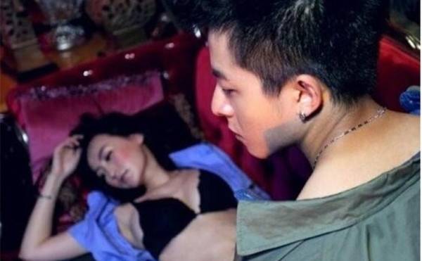 陈冠希张柏芝艳照门 大尺度全裸艳照被曝光