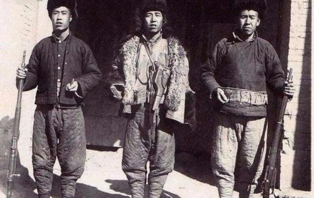 1944年土匪头子给新四军陈山写信张口就借40万发子弹