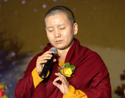 两位最美尼姑琼英卓玛和释正孝同,用歌声传递佛法,把爱洒满人间