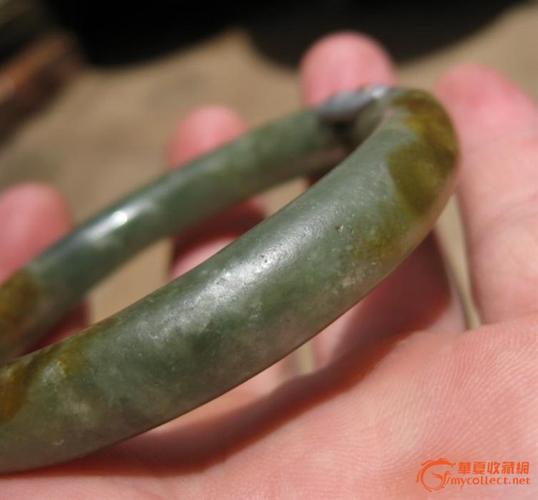 44清代出土满色翡翠手镯