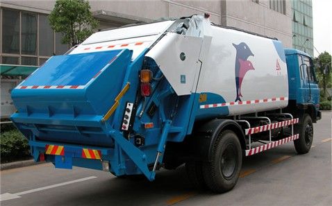 三力压缩式垃圾车
