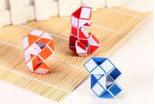 儿童益智玩具魔方 智力百变魔尺玩具厂家 24段节百变魔尺