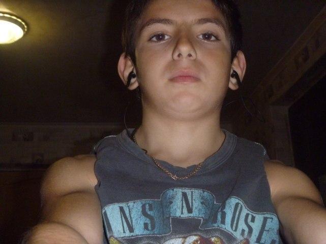 14岁少年爱健身,不仅有肌肉还有个漂亮女友!