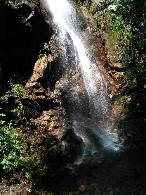 瀑布落九川,美景手机添
