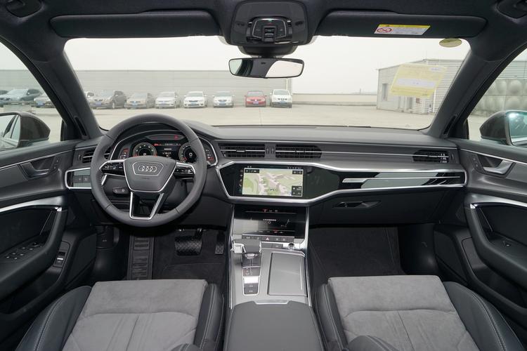 2021款奥迪a6l40tfsi豪华动感型