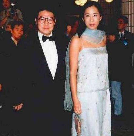 朱玲玲受厚待吊唁前婆婆霍震霆不阻拦离开还被霍启山贴心陪伴