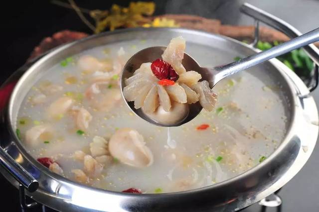 凭着一份牛骨汤,竟称霸了大德市场,香浓滋补又不会发胖