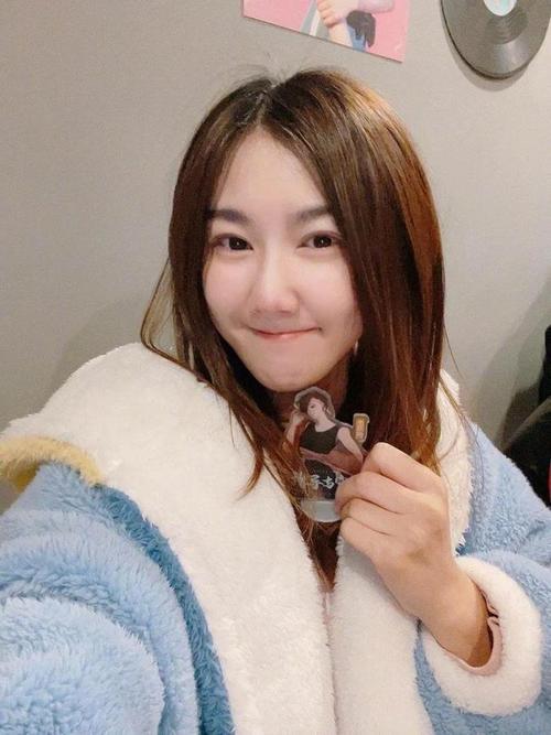 lol元老级别女解说近照,"小苍略显发福,苏小妍元气满满"