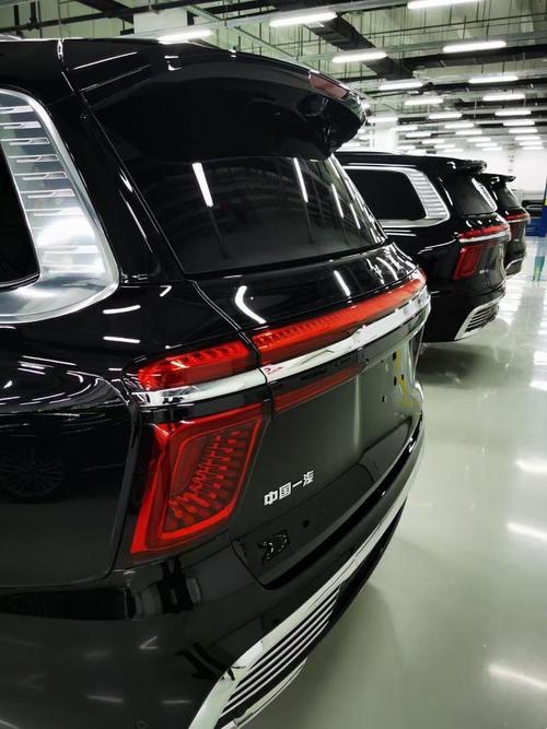 中国版"凯雷德"登场!一汽红旗ls7实车亮相,或搭载4.0t v8 8at