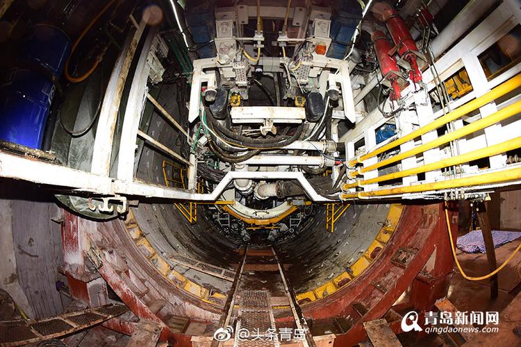 地铁8号线建设新进展:首台泥水盾构机过海始发