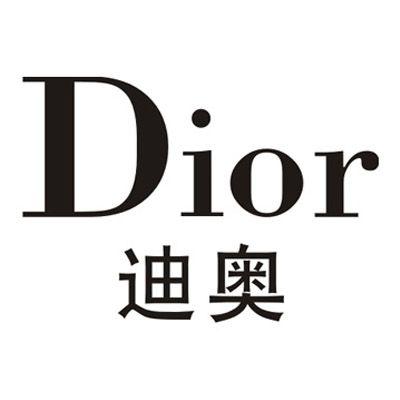 上身后性感又有气质,独特超美的肩部设计,质量,面料绝对一流.