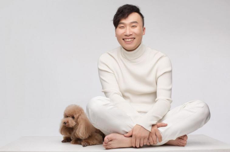 在扛把子遍地的东北喜剧界,曹瑞凭啥成为一股清流?