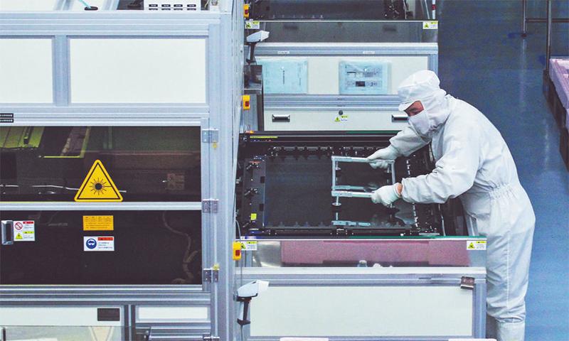 京东方液晶显示屏生产线 胡大田 摄