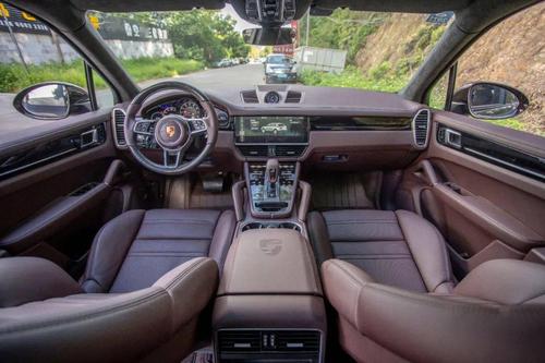 保时捷玛莎拉红真皮内饰改装饰不可挡