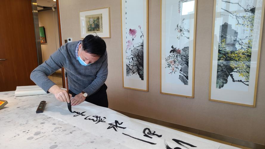 北京银行高价求购名家艺术联盟杨耀书法作品,走进银行