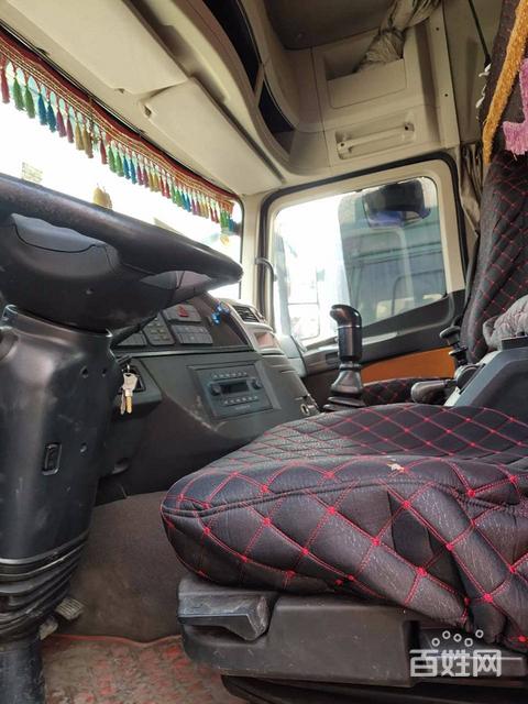 急售17年二手欧曼gtl牵引车430马力双驱轻体