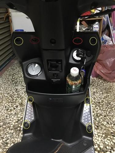 铃木踏板车怎么拆前壳 踏板摩托车前脸拆卸图