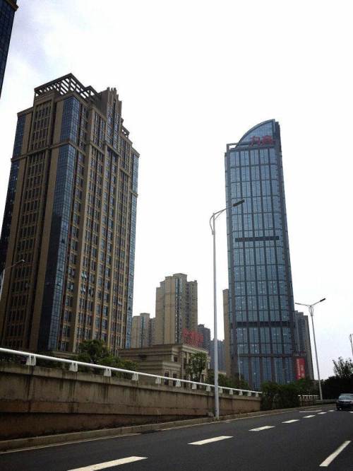 朝阳桥头地标建筑 力高滨江国际天郡写字楼—南昌西湖区朝阳洲写字楼