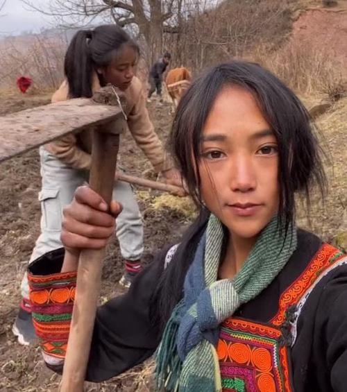 凉山孟阳是一个19岁的小姑娘,网友们看完很心疼,自然愿意帮帮她.