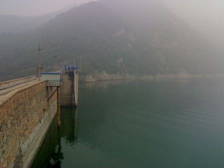 凤凰山水库的坝门.