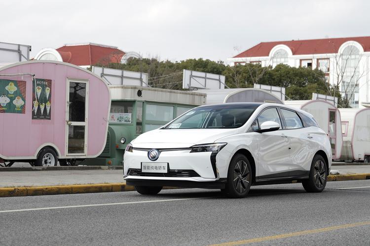 续航提升动力升级试驾别克微蓝6