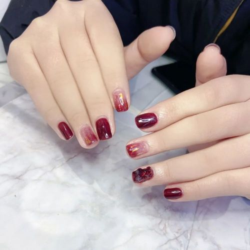 今天美酱就给大家分享过年美甲了!