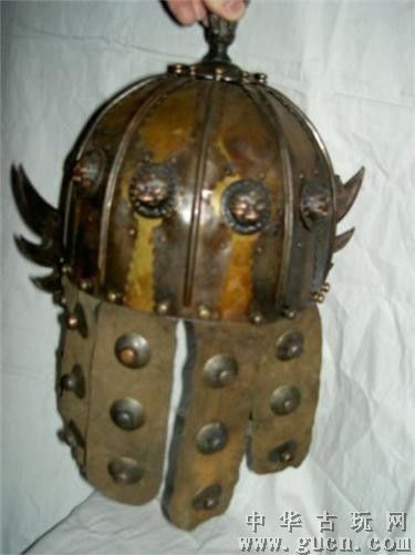 古代珍贵战士的青铜头盔