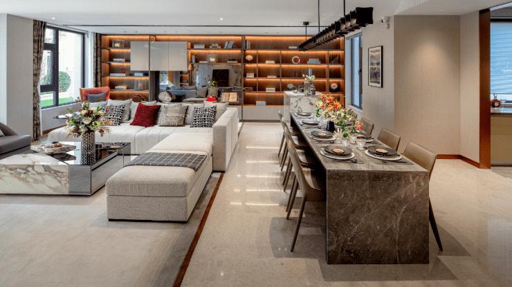 超大面宽,整体约11米独栋级别的面宽尺度,同时客厅的面宽将近8米;实现