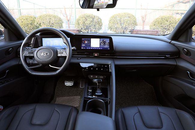 再次铸就经典,看第七代伊兰特如何力压对手|轩逸|内饰|轿车|东风日产