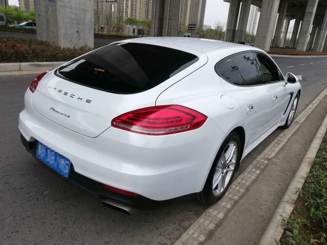 保时捷panamera 白色