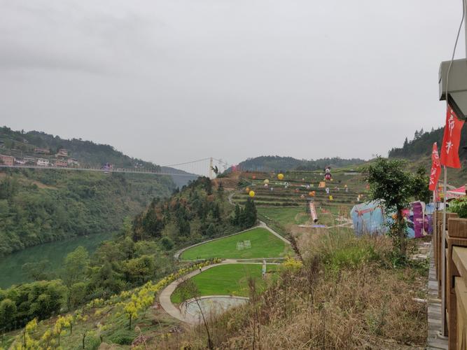 "花田溪谷"的所有分店   | | | | |黄金镇大山村总分 6.9环境 6.