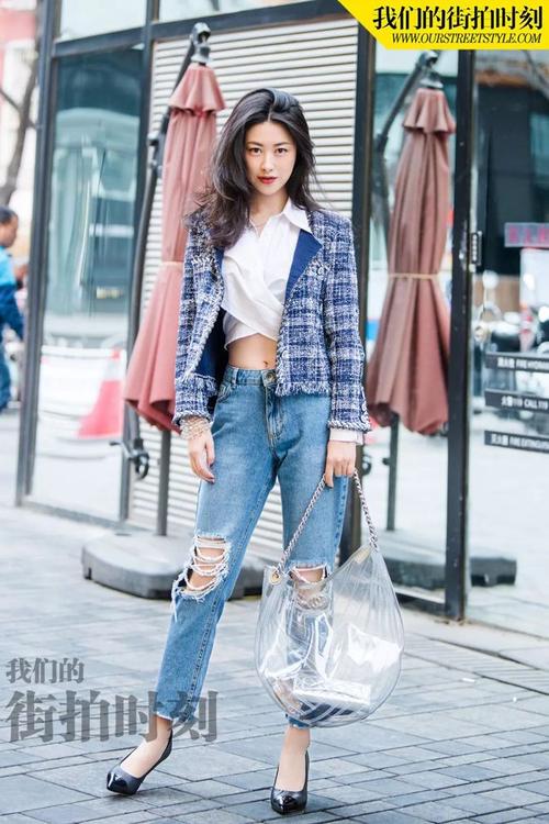 破洞牛仔裤:calzedonia蓝色斜纹软呢外套:chanel2018春夏预告系列朱珠