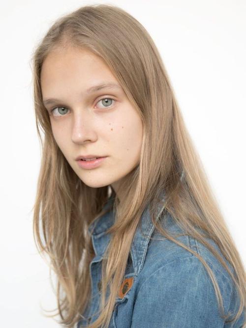 俄罗斯模特alina egorova