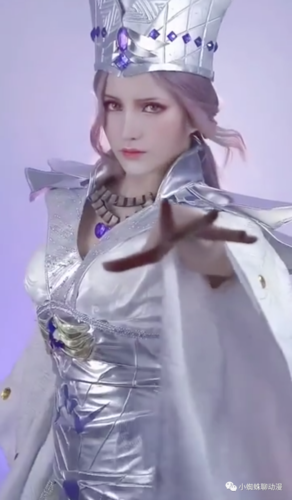 斗罗五个版本的cos比比东