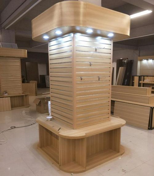 今天,              柱子一般分为方形柱子和圆形柱子,不同的柱子使用