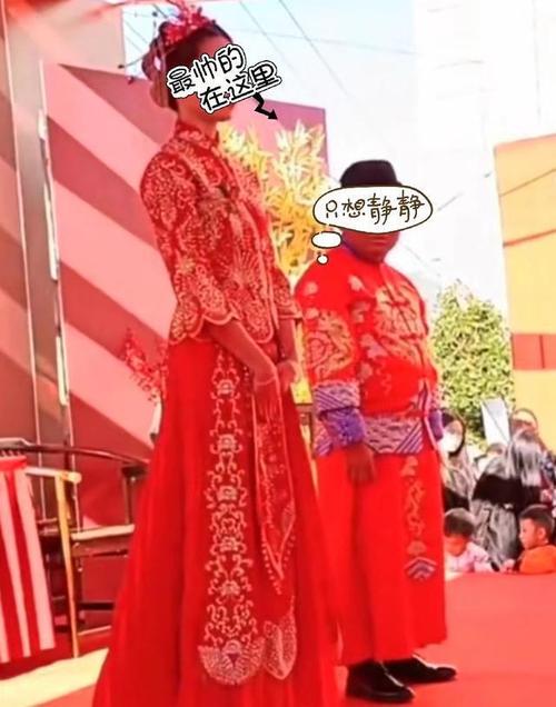 虽说喜事临门,但是却逃不脱内心的撕扯,任凭你锣鼓喧天,鞭炮齐鸣,脸上