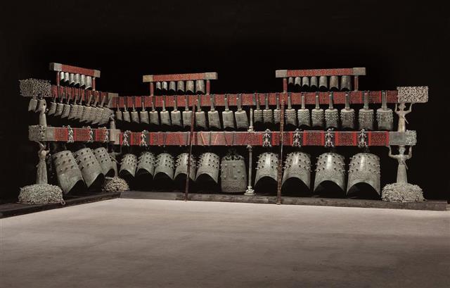 曾侯乙编钟今起搬新居 带你直击古代最庞大青铜乐器怎么"打包"