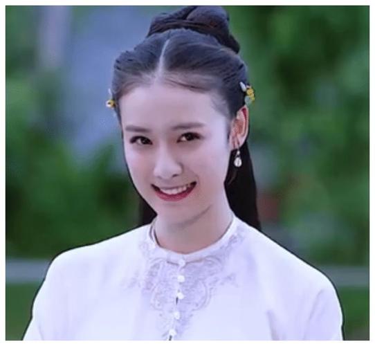 1999年出生的演员杨祺如演《鹿鼎记》中双儿走红,长相