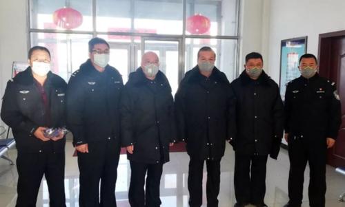 公主岭市公安局领导班子成员上一线战疫情