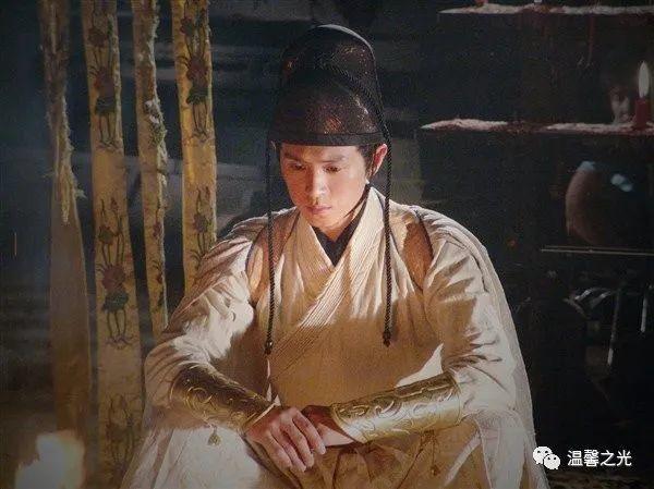 传之长生诀》之后就解约了,在这部剧中他饰演的宋师道是个风度翩翩