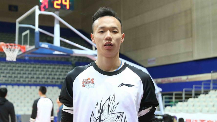 王潼:nbl与cba相比防守方法更凶悍 下赛季重返cba