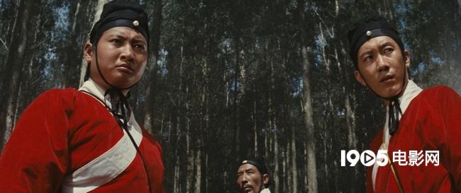 《侠女》1971:弹簧床上的飞檐走壁     我那时候才16岁,没有威亚