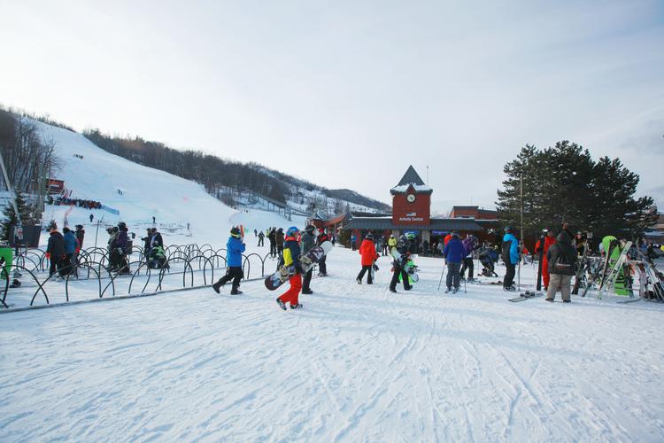 标题:多伦多蓝山滑雪场