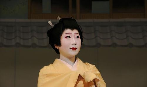 日本历史上的8位女天皇,第一位嫁给自己哥哥,第二位两次称帝!