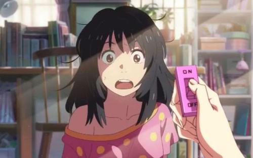 立花泷是在喝下口嚼酒后穿越回三年前并与三叶交换身体,才拯救了整个