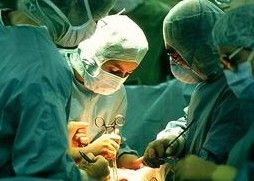 强忍蛋痛9小时才去就医 15岁少年痛失右侧睾丸