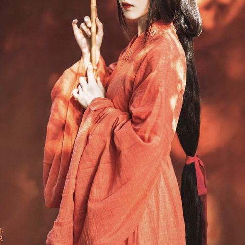 冷酷绝美古风红衣女子唯美头像图片